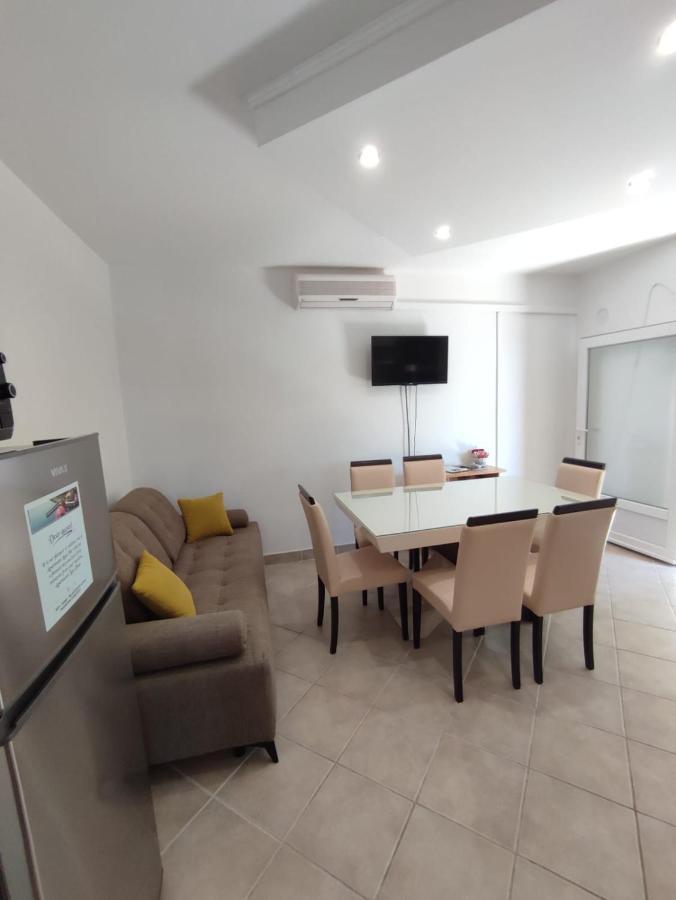 Apartments Laus ザヴァラティサ エクステリア 写真
