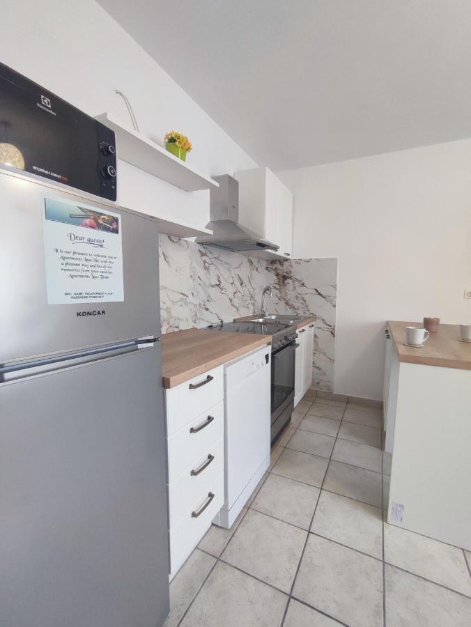 Apartments Laus ザヴァラティサ エクステリア 写真