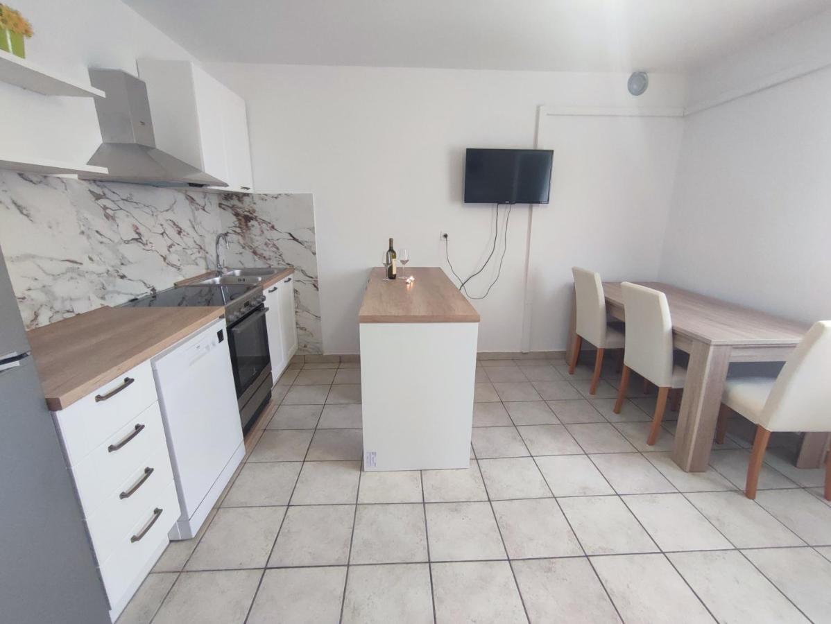 Apartments Laus ザヴァラティサ エクステリア 写真