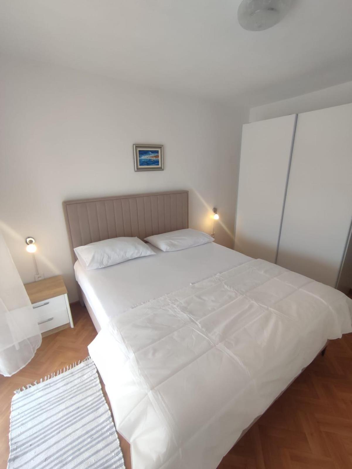 Apartments Laus ザヴァラティサ エクステリア 写真