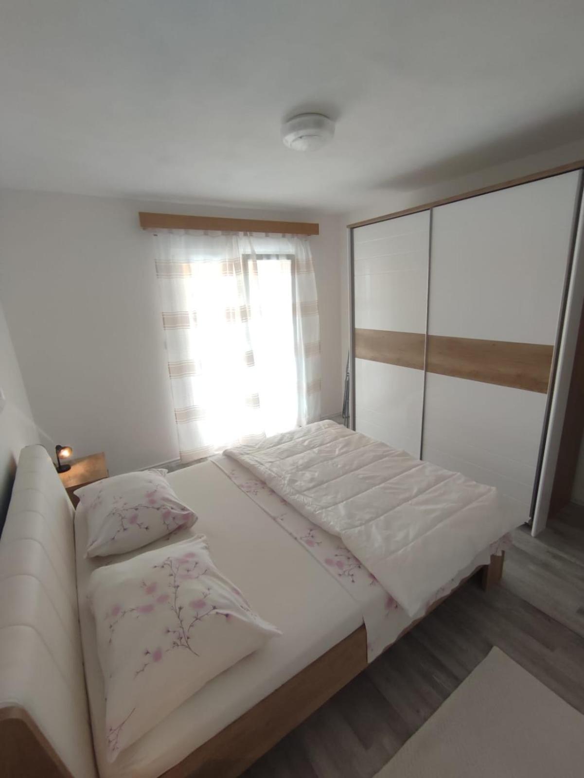 Apartments Laus ザヴァラティサ エクステリア 写真